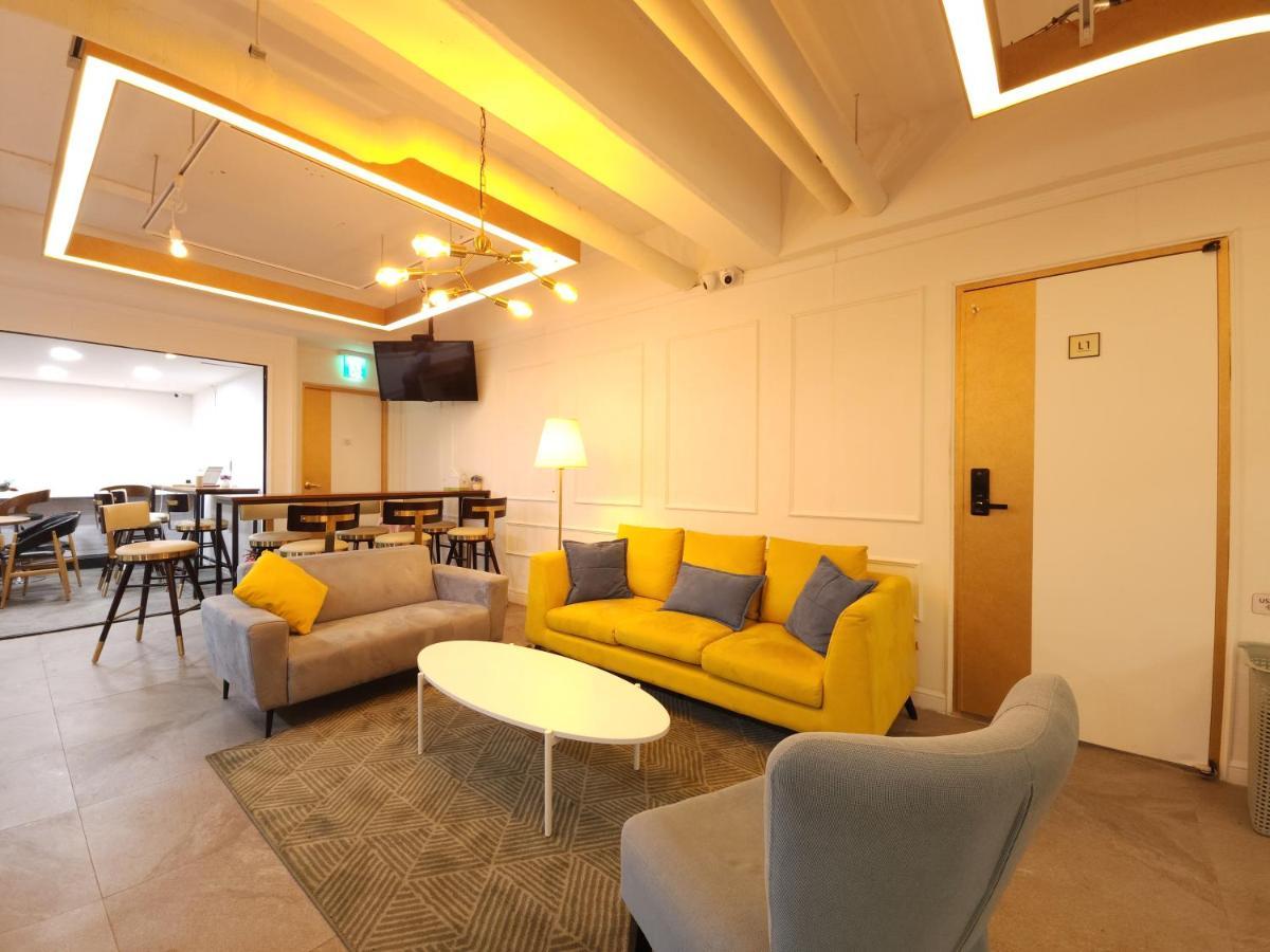 Oyo Hostel Myeongdong 5 Сеул Экстерьер фото