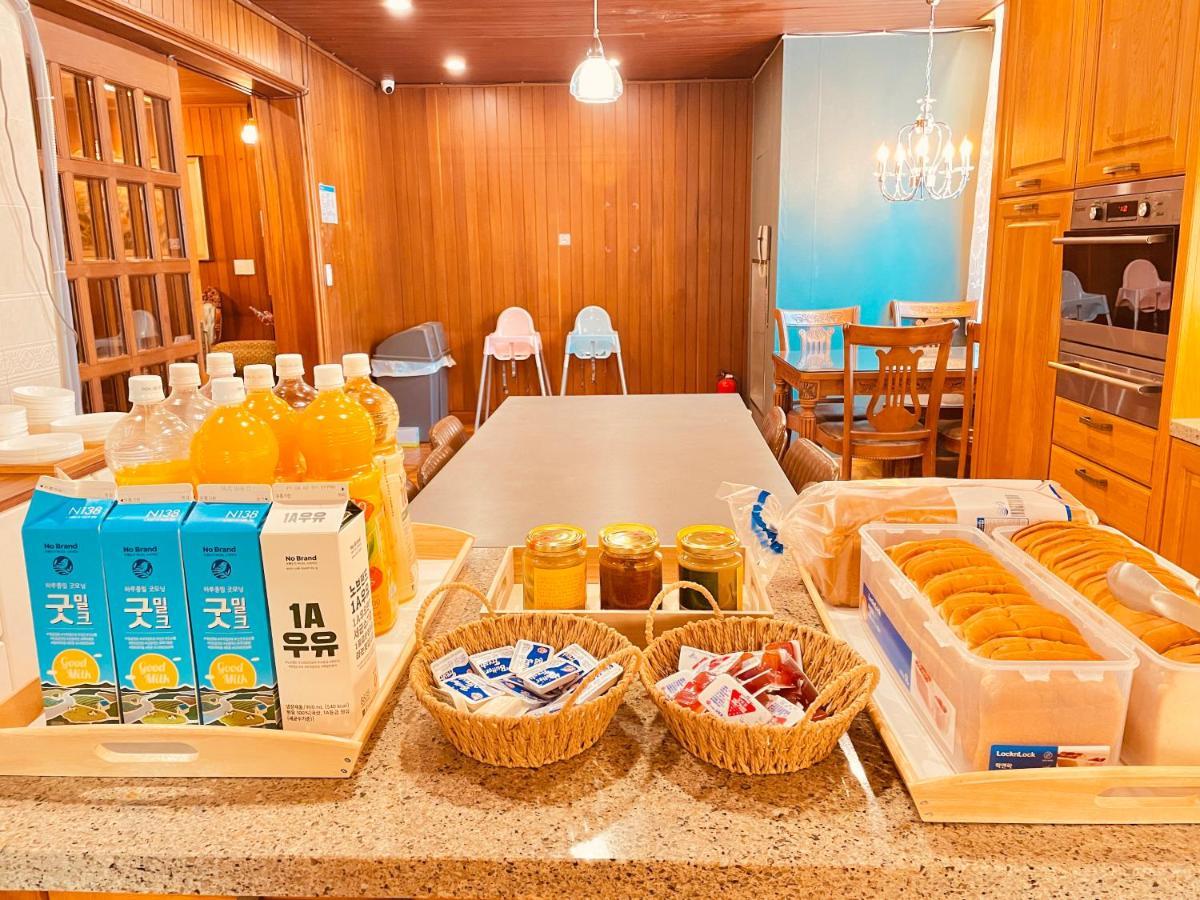 Oyo Hostel Myeongdong 5 Сеул Экстерьер фото