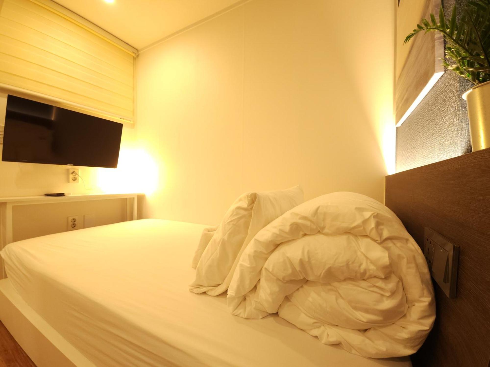 Oyo Hostel Myeongdong 5 Сеул Экстерьер фото