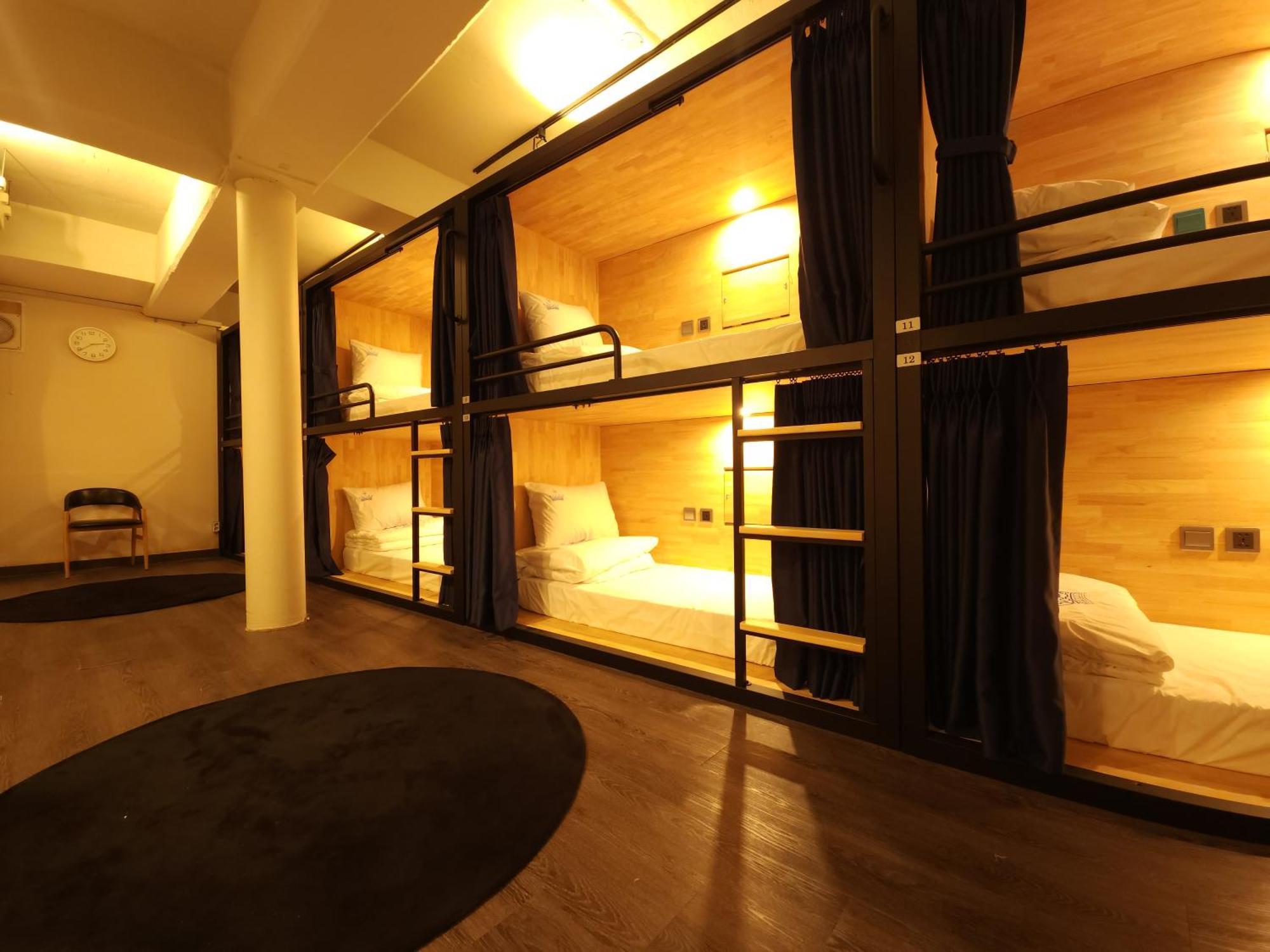 Oyo Hostel Myeongdong 5 Сеул Экстерьер фото